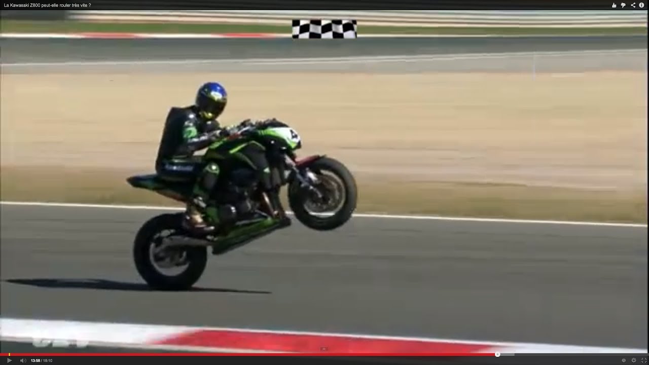 La Kawasaki Z800 peut-elle rouler très vite ?