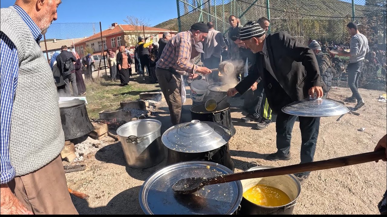 KÖYDE ETLİ DÜĞÜN PİLAVI .BU ARTIK SON NESİL USTA