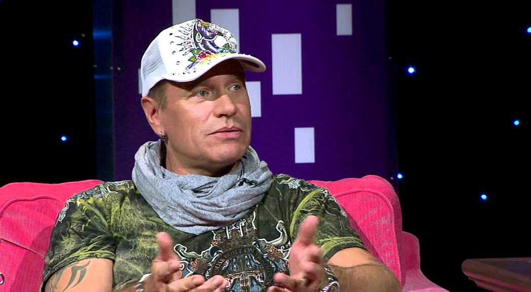 Tuomas Enbuske Talk Show - Jakso 43 - Vieraana Tauski