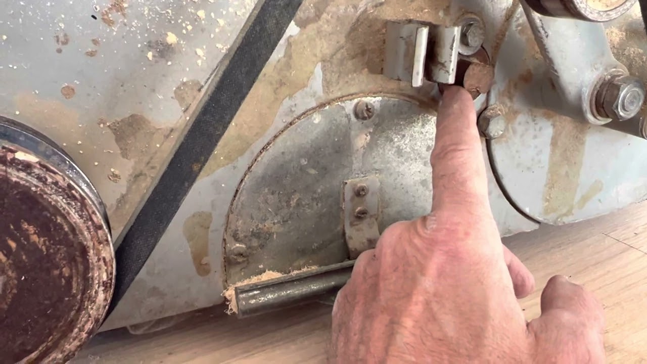 HOWTO Adjust a (Drum)Floor Sanding Machine .Please read (Disclaimer in description!!!)