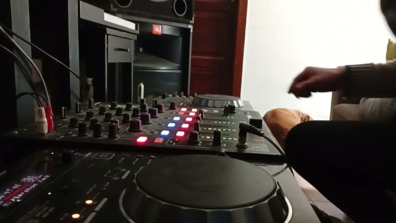 Nos vamos preparando para un set de 4 horas en mi hermoso barrio !! 