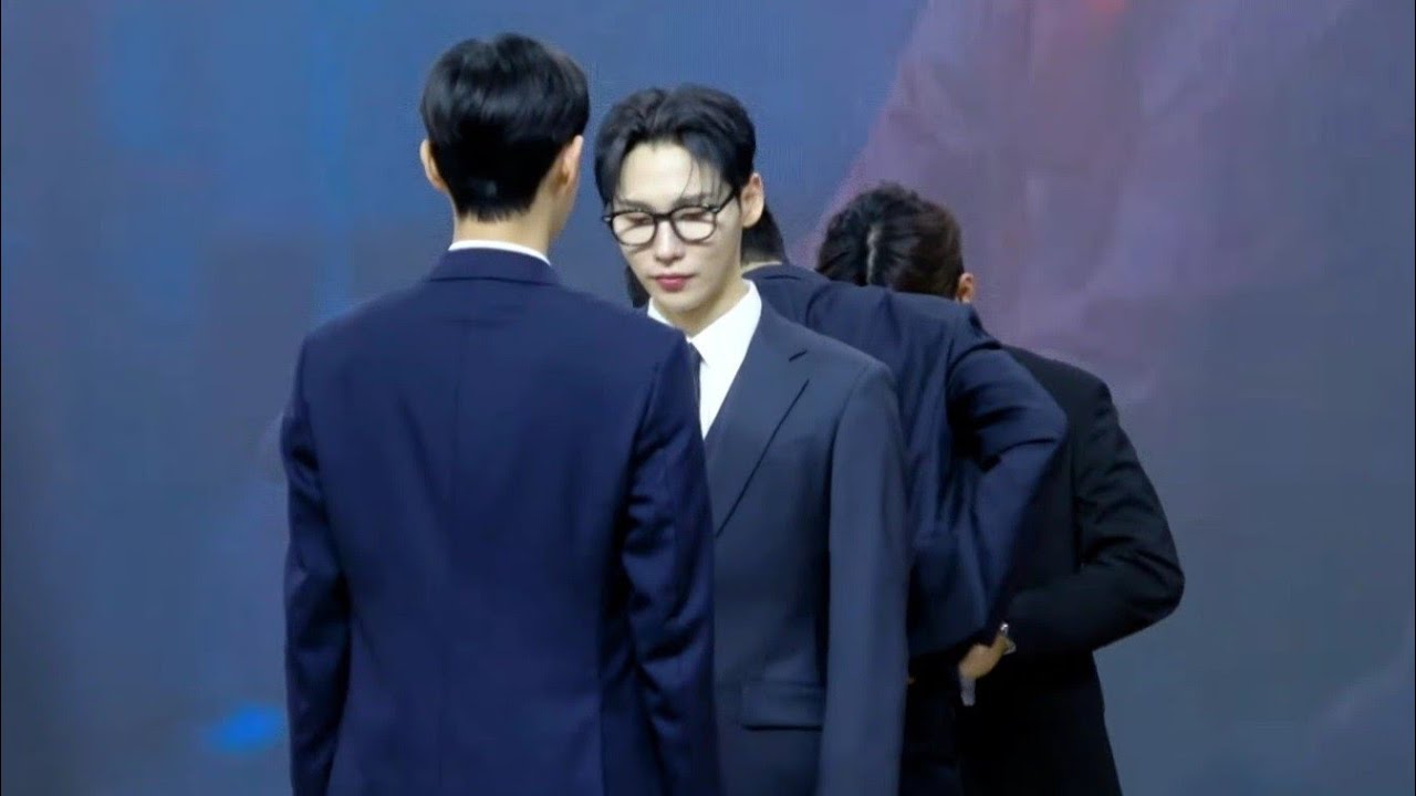 241130 팬사인회 AB6IX - NVKED (Suit ver.)