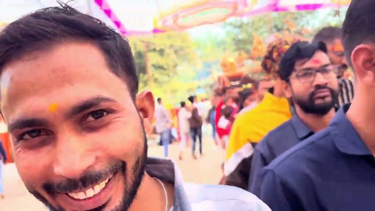 Mandir ghumne gaye 👏👉#like#sasbahucomedy#comment#seyar#vlog #lifeisbutadream #funny 