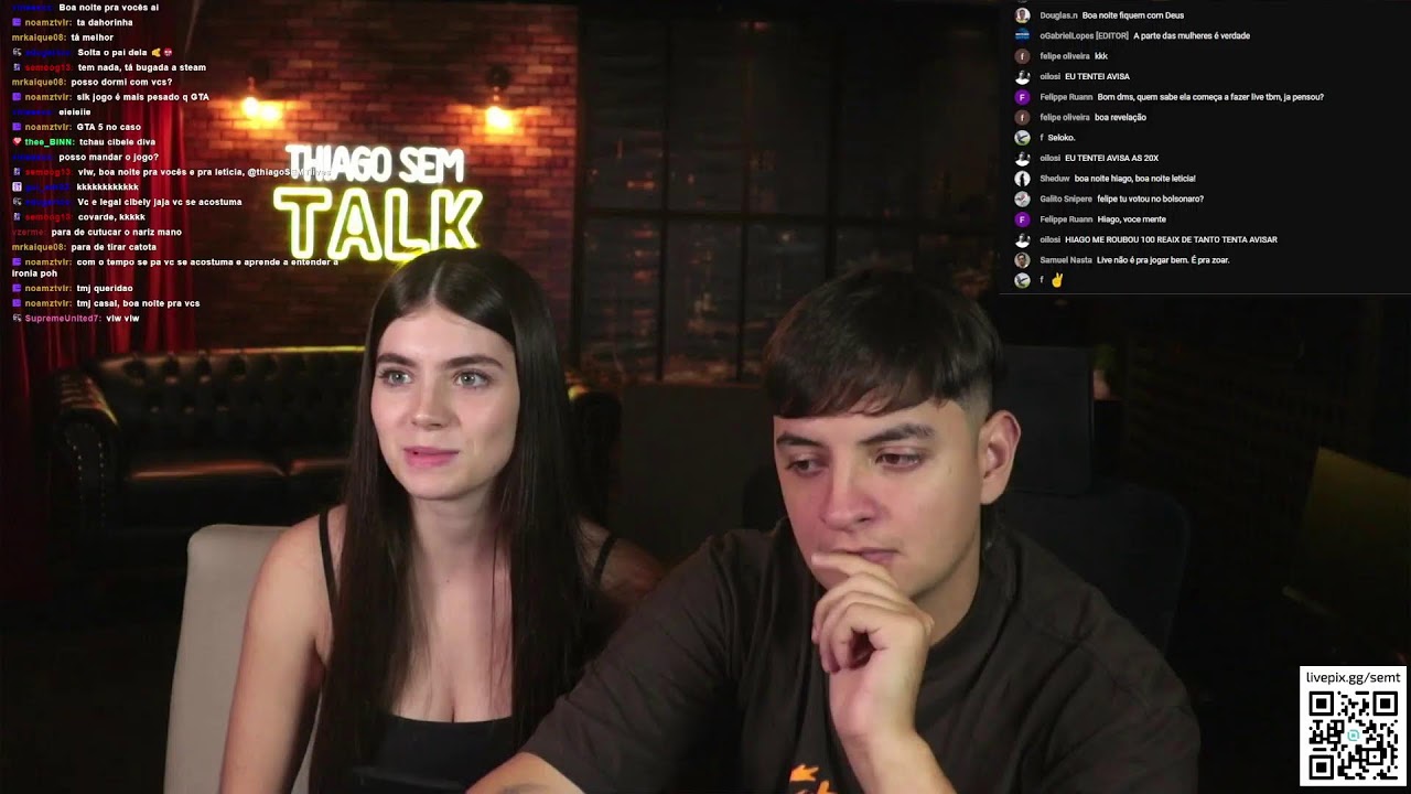 Split Fiction com a minha namorada (eu namoro)