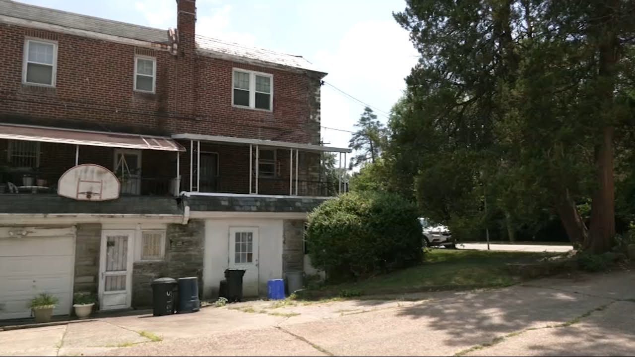 St. Joe's University student tied up, robbed at gunpoint inside off-campus home