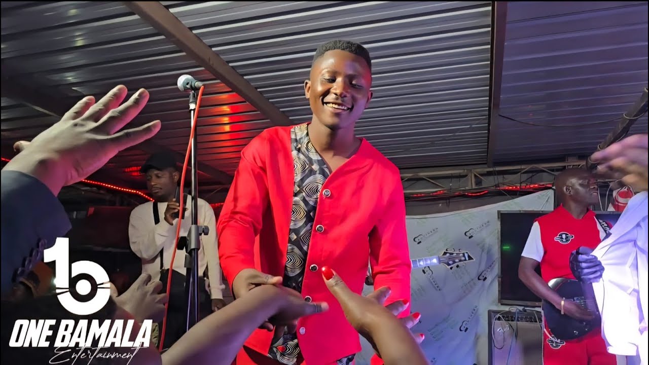 TANAKA MOYO ~ NDAZVIMBA MAPAPU  LIVE AT STEAK HOUSE
