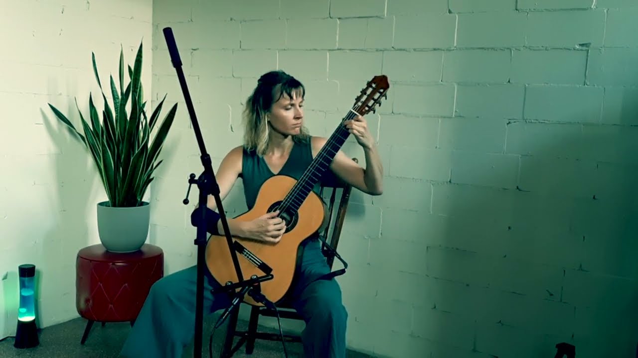 Atahualpa Yupanqui - La Estancia Vieja, performed by Eva Aukes
