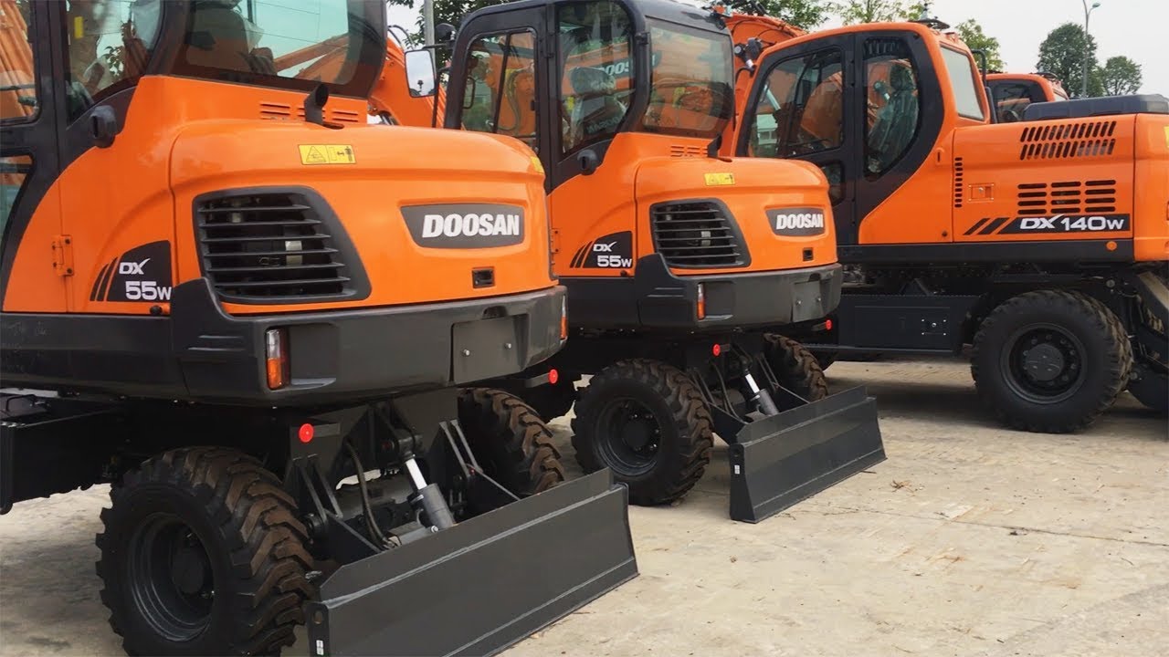 Đập Hộp C&aacute;c D&ograve;ng M&aacute;y X&uacute;c DOOSAN DX55, DX140 Đời 2010 | รถขุด | Xu&acirc;n Mạnh Vlogs
