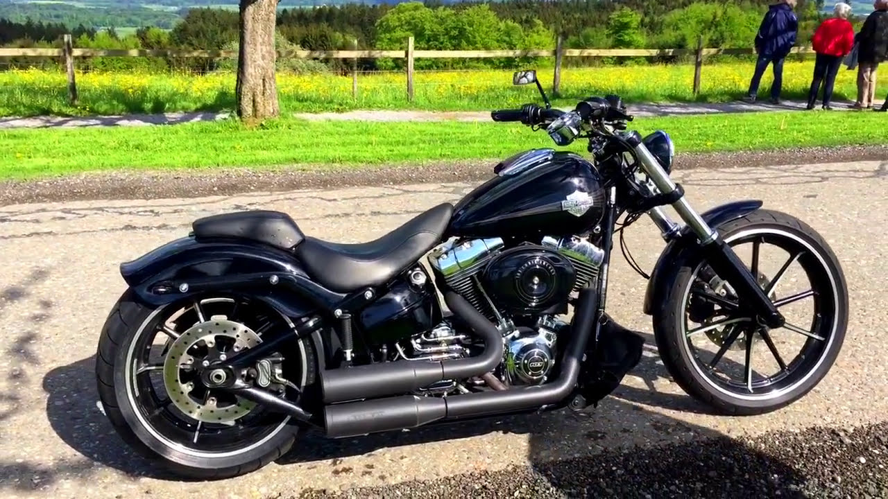 Harley Davidson Breakout Softail Exhaust Sound