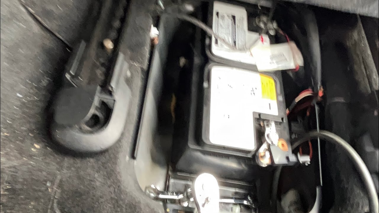 REMPLAZANDO BATERÍA JEEP GRAND CHEROKEE 2014