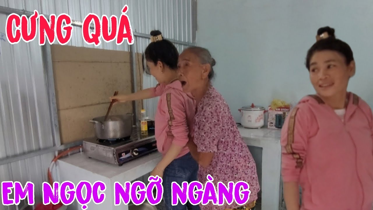 Sự thật bất ngờ trong l&uacute;c Em Ngọc 38T nấu ăn C&ocirc; hai l&agrave;m điều ngỡ ng&agrave;ng| &Uacute;T ĐỒNG TH&Aacute;P 