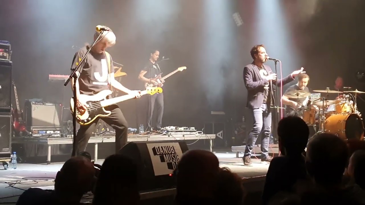 Tata Bojs - Holka z plakátu Live at Majestic Music Club 2023