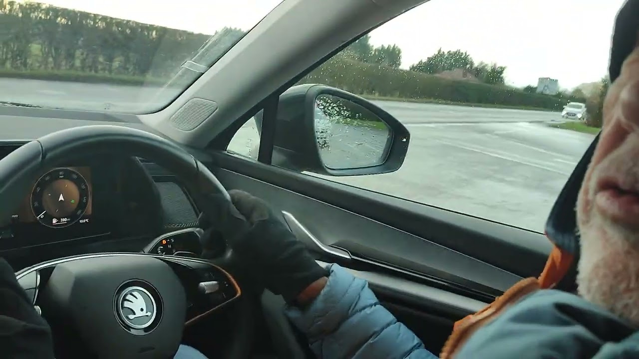 Facile la conduite à gauche ? 🤩👍😍