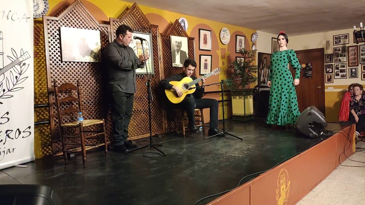 Carmen Álvarez por soleá en la Peña Flamenca 