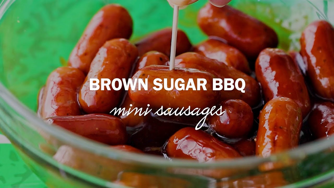 Brown Sugar BBQ Mini Sausages (easy Lil Smokies with BBQ sauce recipe perfect for tailgates) 🏈