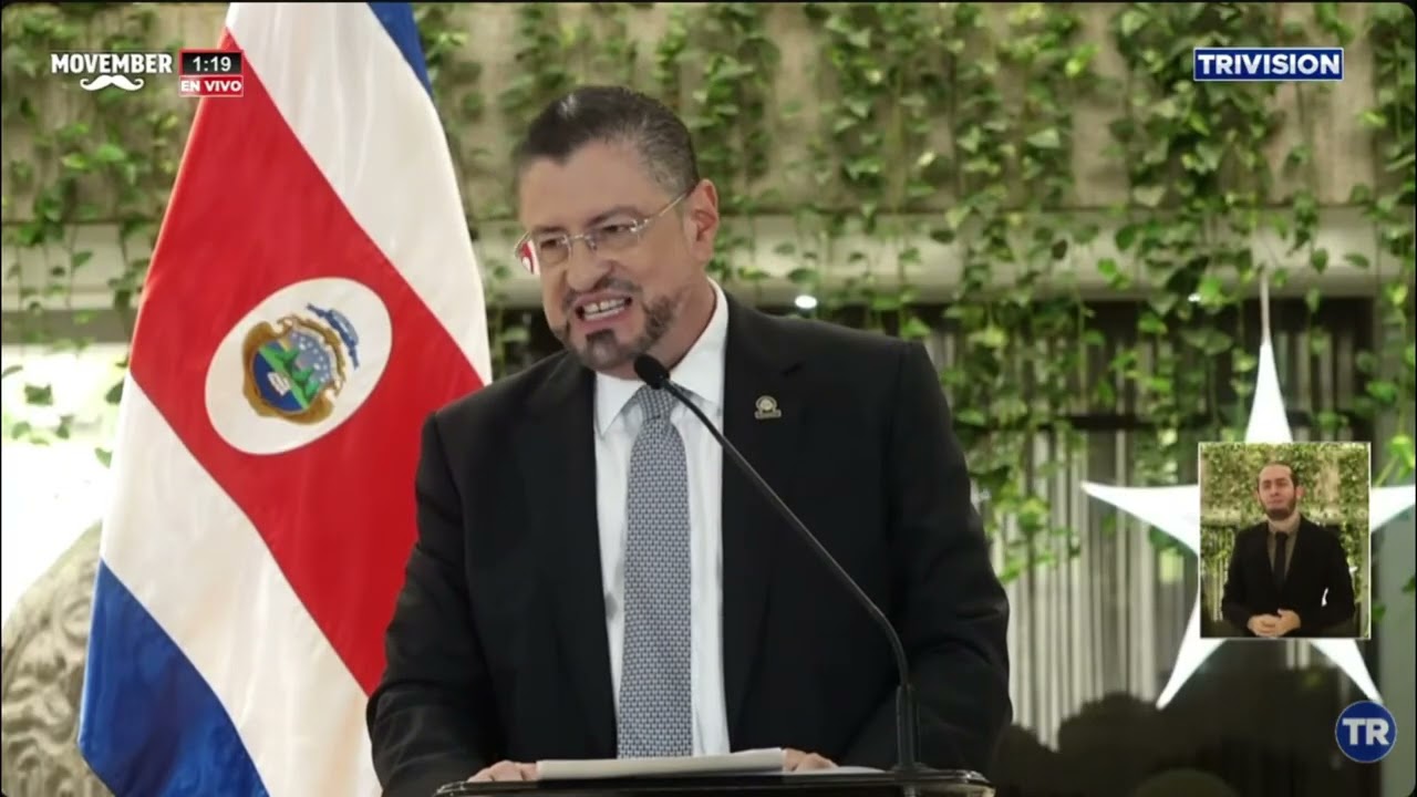 Presidente Rodrigo Chaves se refirió al proceso de subasta de frecuencias de radio y televisión.