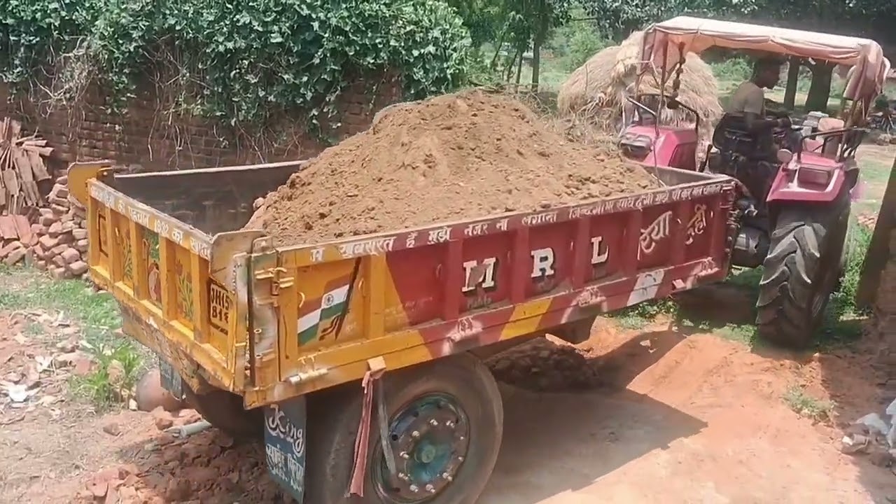 Jcb 3DX House filling work | Jcb 3DX gives loads three Tractors | Mahindra vs Swaraj Tractors |