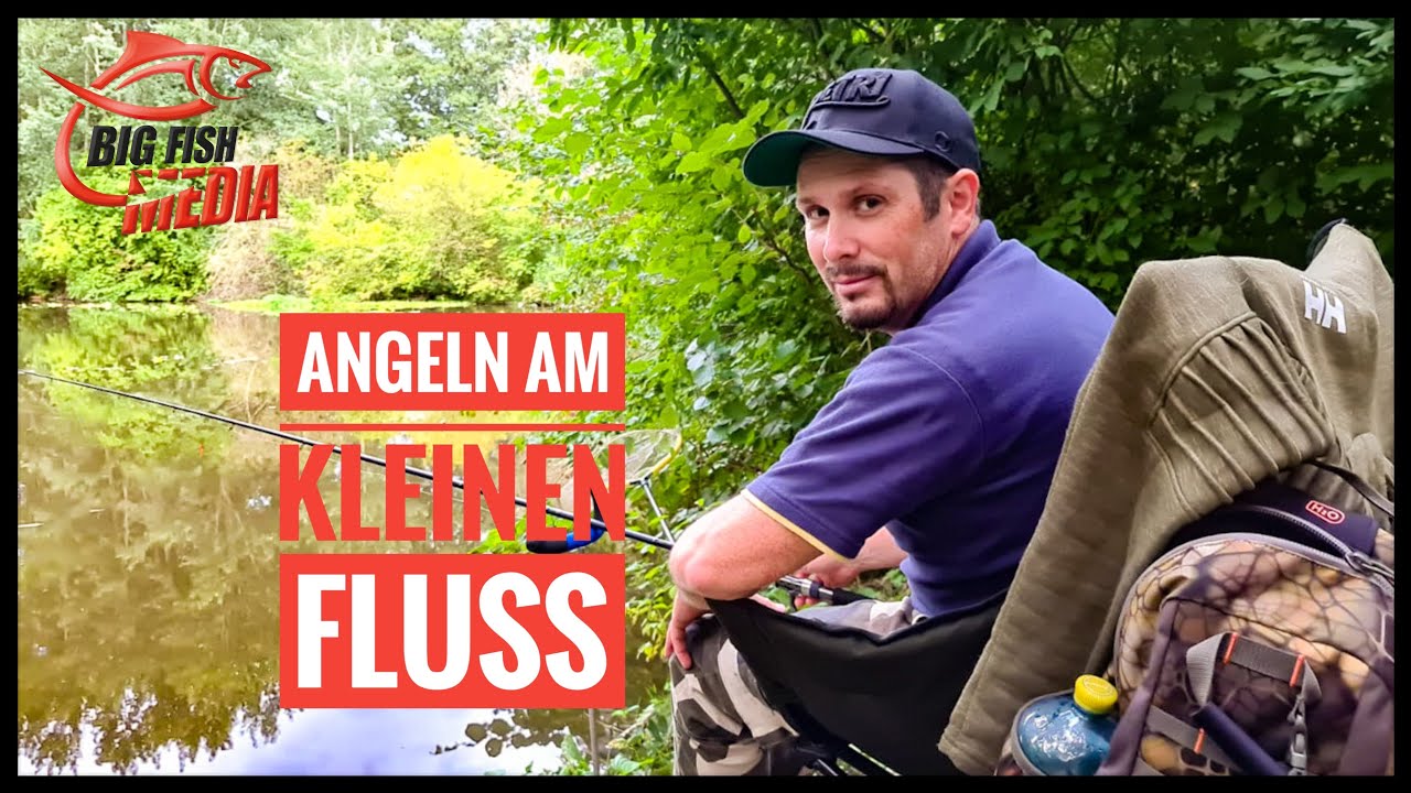 Angeln mit der Pose am kleinen Fluss
