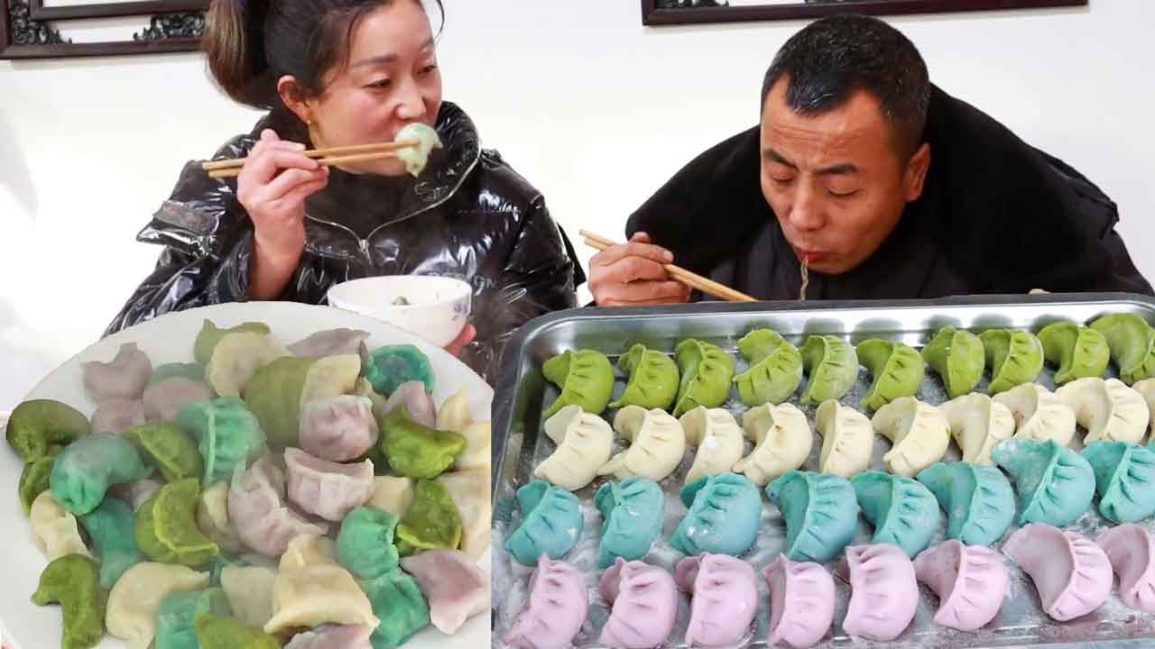 一颗紫甘蓝就可以做出的彩色饺子，个个鲜香味美，军宝直夸好吃又好看！【陕北改艳】