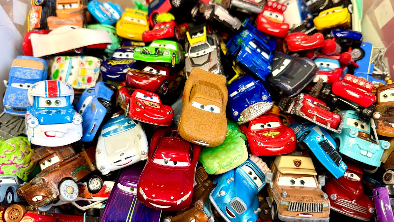 Looking For Disney Pixar Cars | Toy Cars Review | Lightning McQueen,  Sally, Tow Mater, Miss Fritter