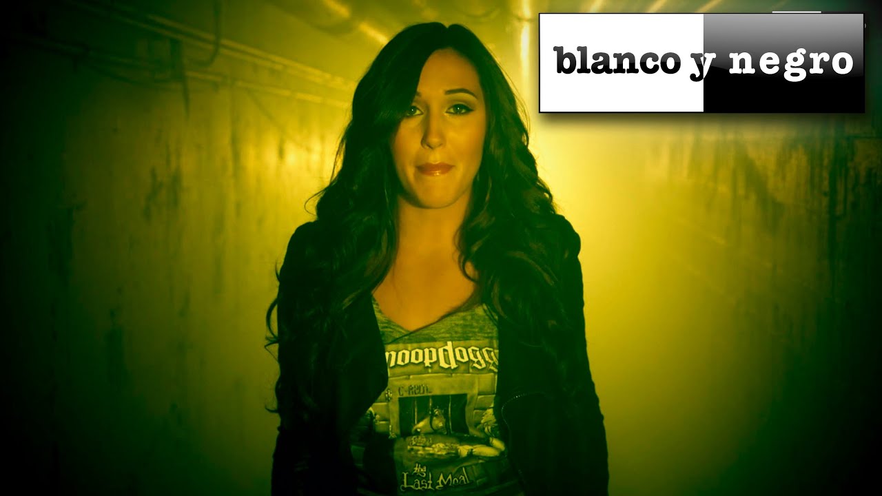 Alyssa Reid Feat. Snoop Dogg - The Game (Official Video)