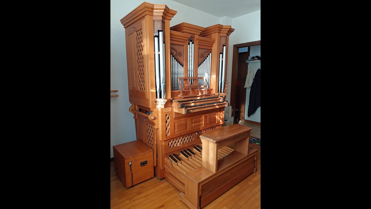 Organo da studio progettato e costruito dalla ditta Alessandro Corno di Arcore nel 1997