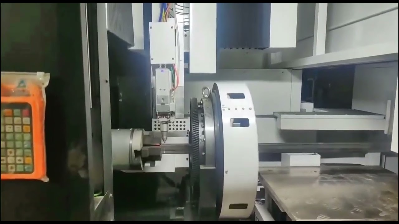 Short-tailed material laser cutting and processing tube cutting machine
