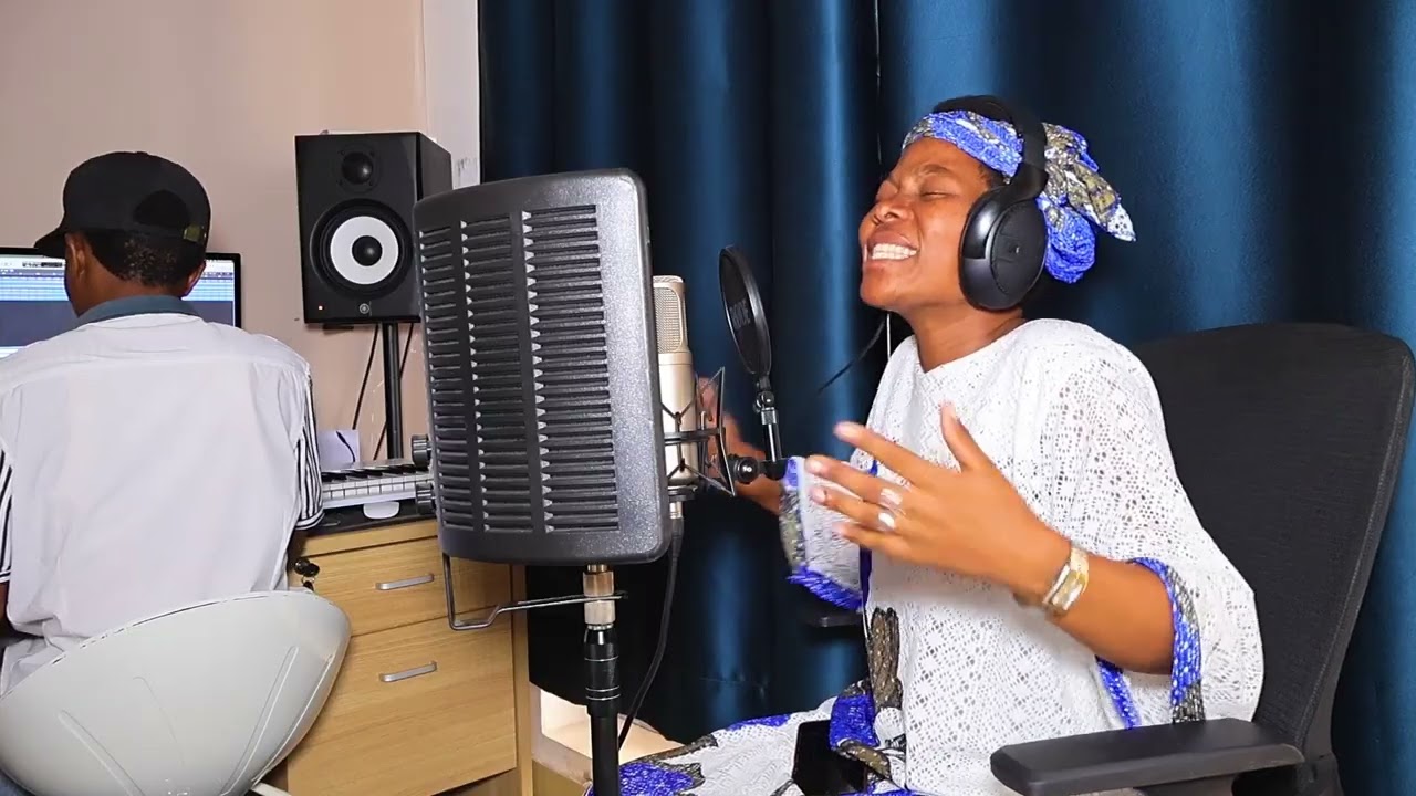 URIMANA PEEE / MUGIRE URUKUNDO / URI lMANA MANA COVER BY Nadine nshimirimana