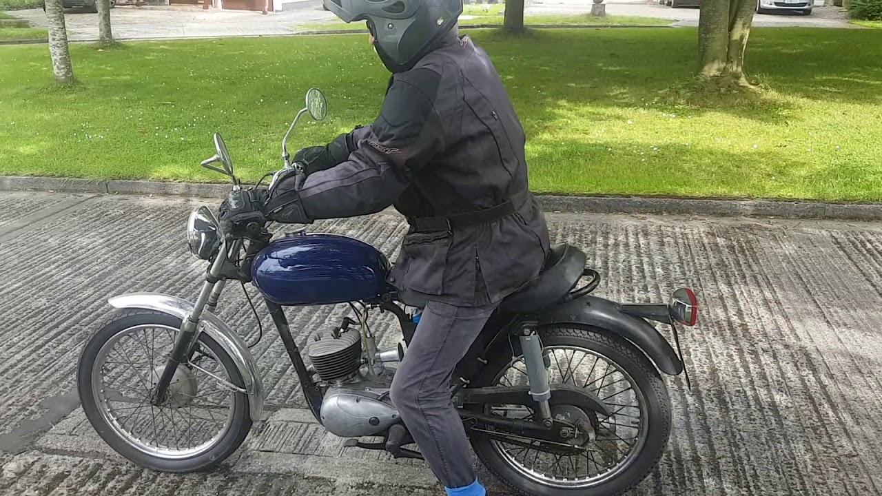 Old 1966 Bsa Bantam 175 in action