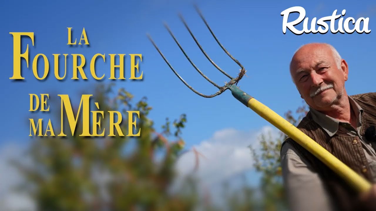 B&ecirc;cher le potager avec une fourche