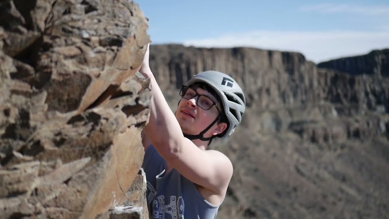 Climbing in Vantage Washington. (Rock Climbing Frenchman Coulee)