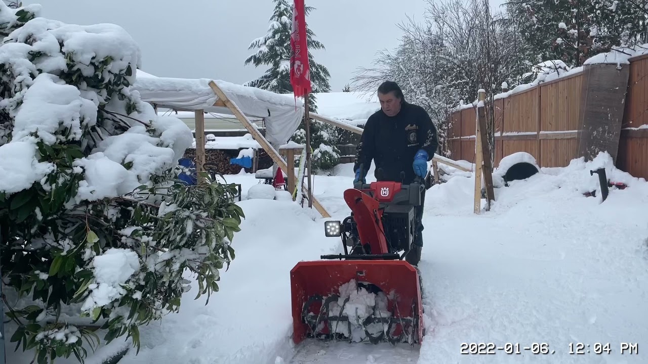 Husqvarna ST 230 Snow Blowing Heavy Wet Snow