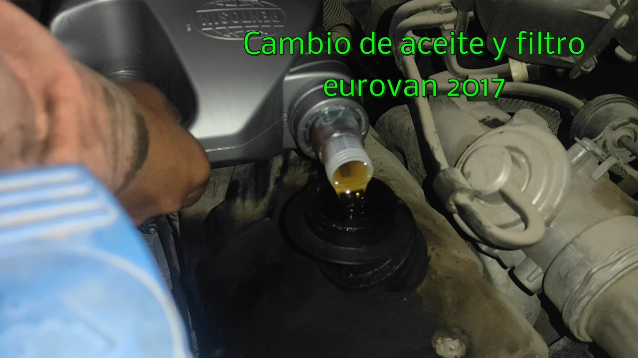 Замена масла в VW Eurovan 2007 года.