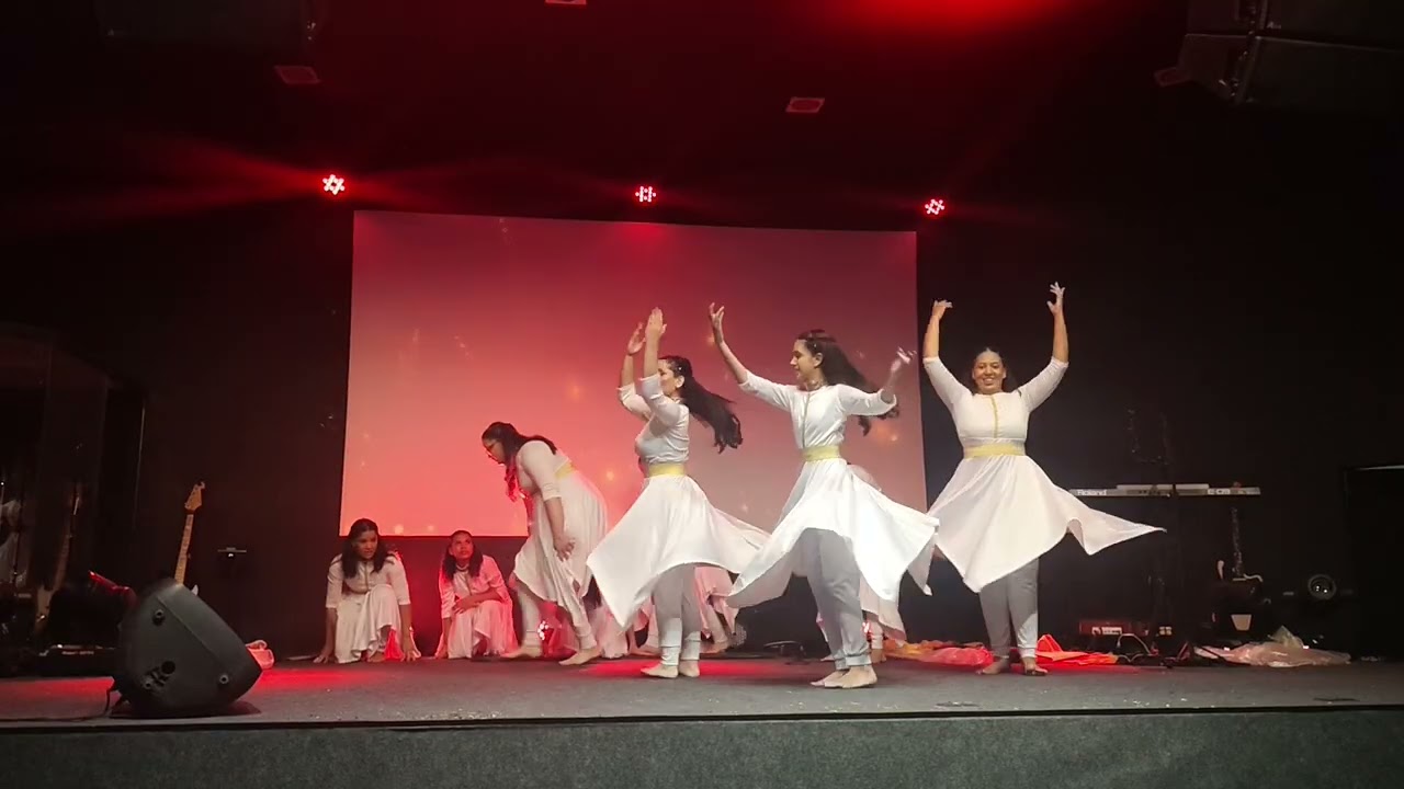 Coreografia - quando o céu invade a terra. Que incrível essa apresentação. 