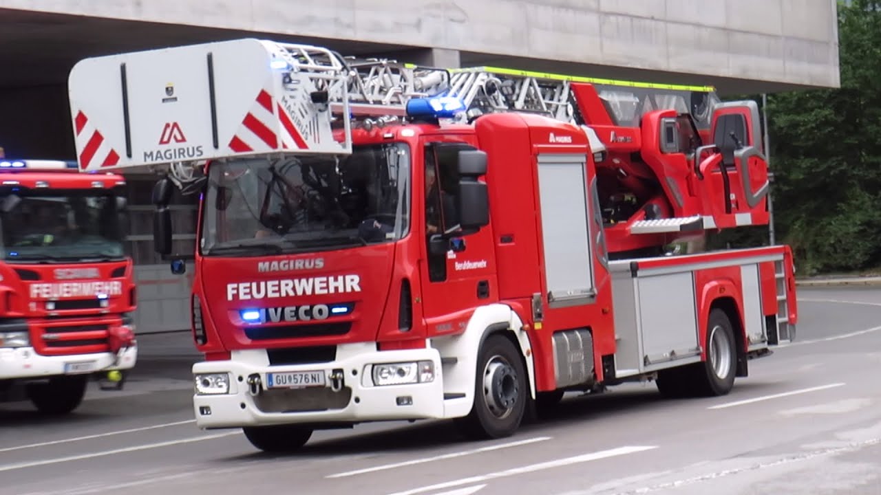 [Magirus Leih-DLK] Kurzzug der Berufsfeuerwehr Innsbruck auf Einsatzfahrt
