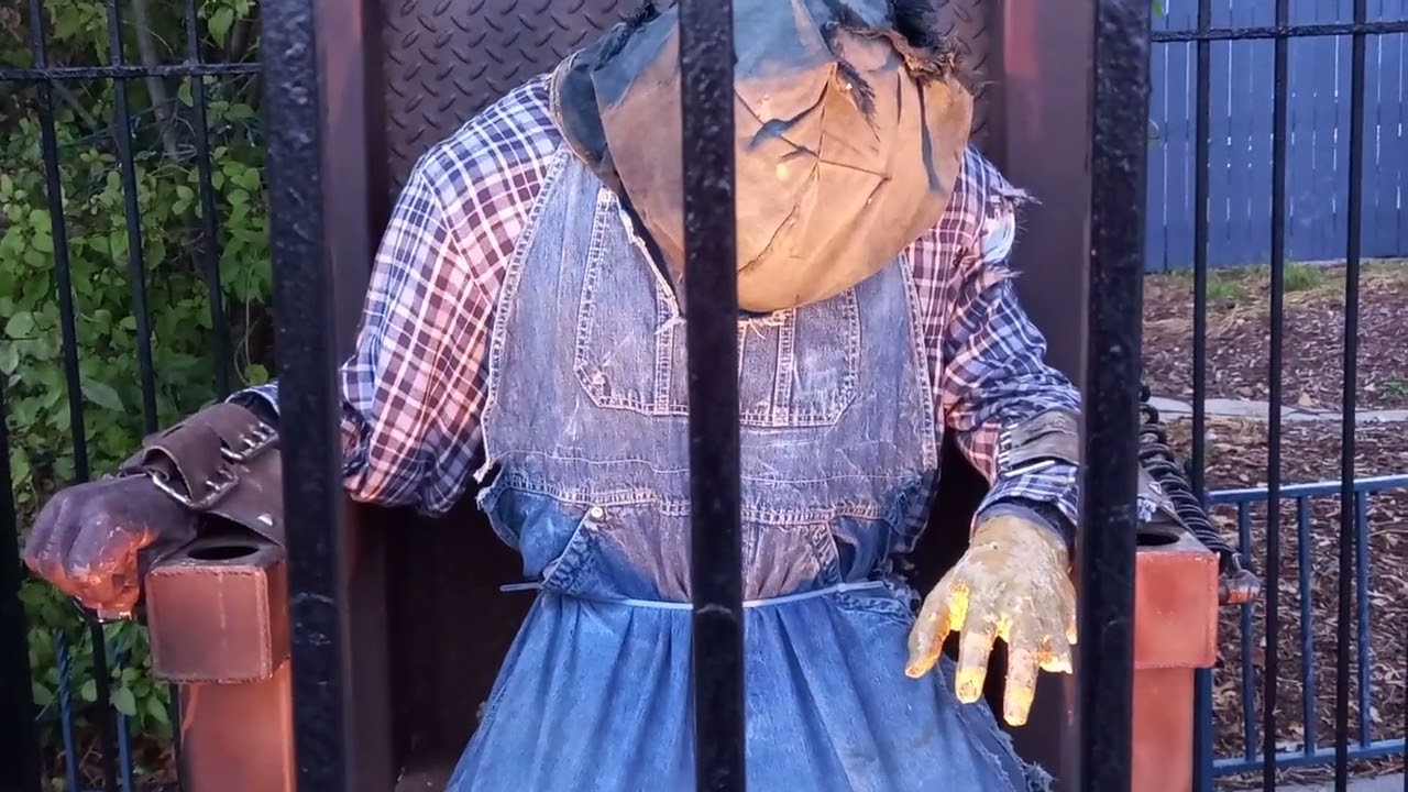 Canada's Wonderland Halloween Haunt 2022 Electric Chair Animatronic part 2