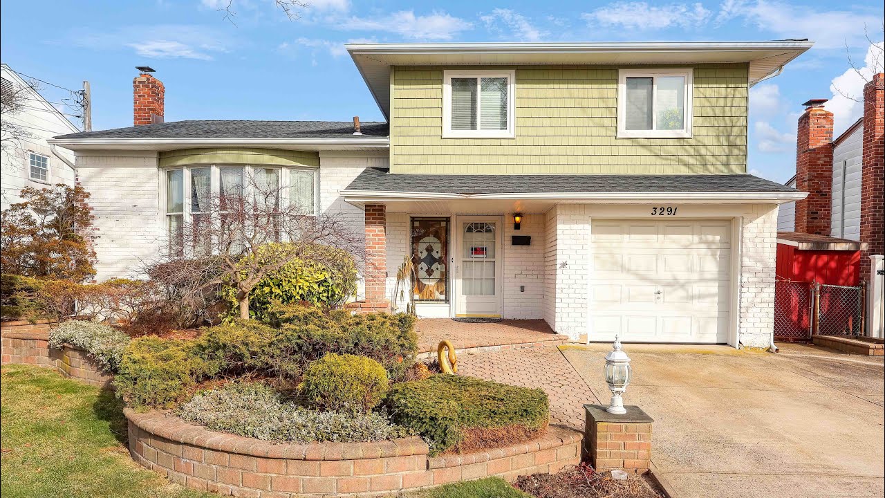 One Family Waterfront Home with Boat Deck 3291 Wolfson Drive Baldwin NY | Unstinted Views