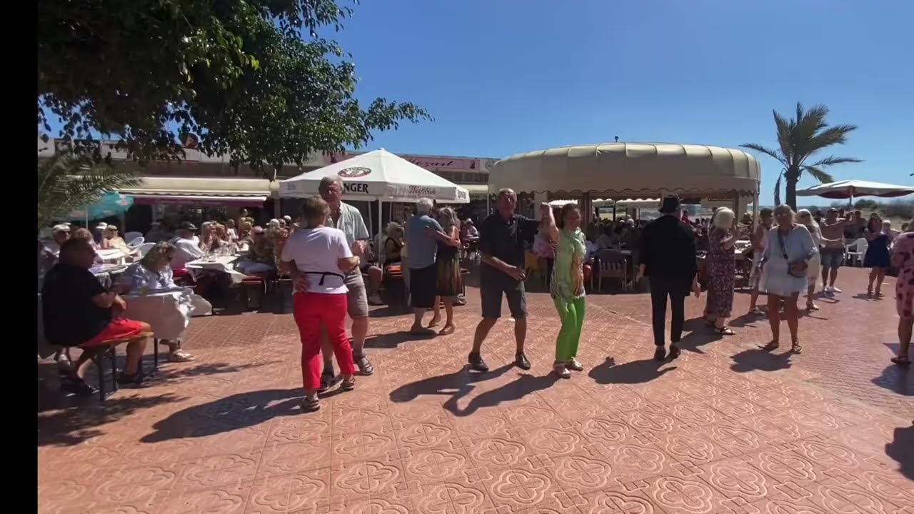 CAFE MOZART: Bitte bitte bitte (Gib Mir nur einen Kuss) von Alex Engel, Maspalomas, Gran Canaria