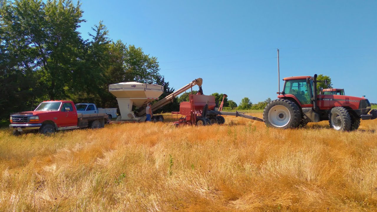 Planting Soybeans with the Case IH MX240 and Case IH 5400 Drill