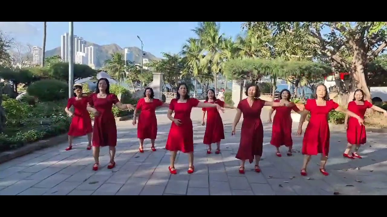 80 năm hay 100 năm.CLB DVTT  Biển nhớ Nha Trang KhánhHòa