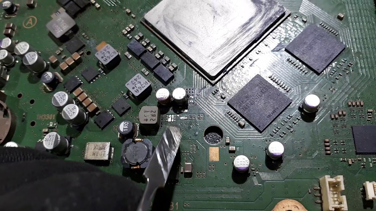 Ps3 super slim Defeito liga e em seguida desliga