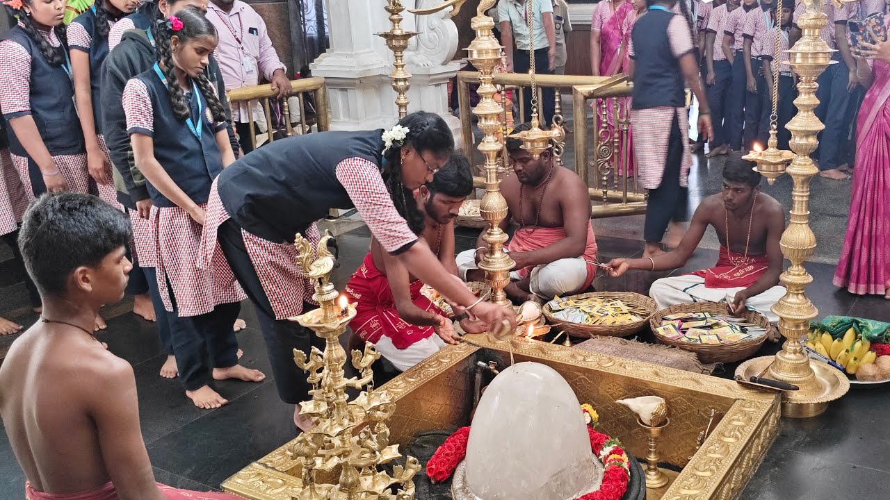 திருப்பத்தூர் மாவட்டம் நாட்றம்பள்ளி SSV மெட்ரிக் பள்ளி மாணவர்கள் சுவாமி தரிசனம்