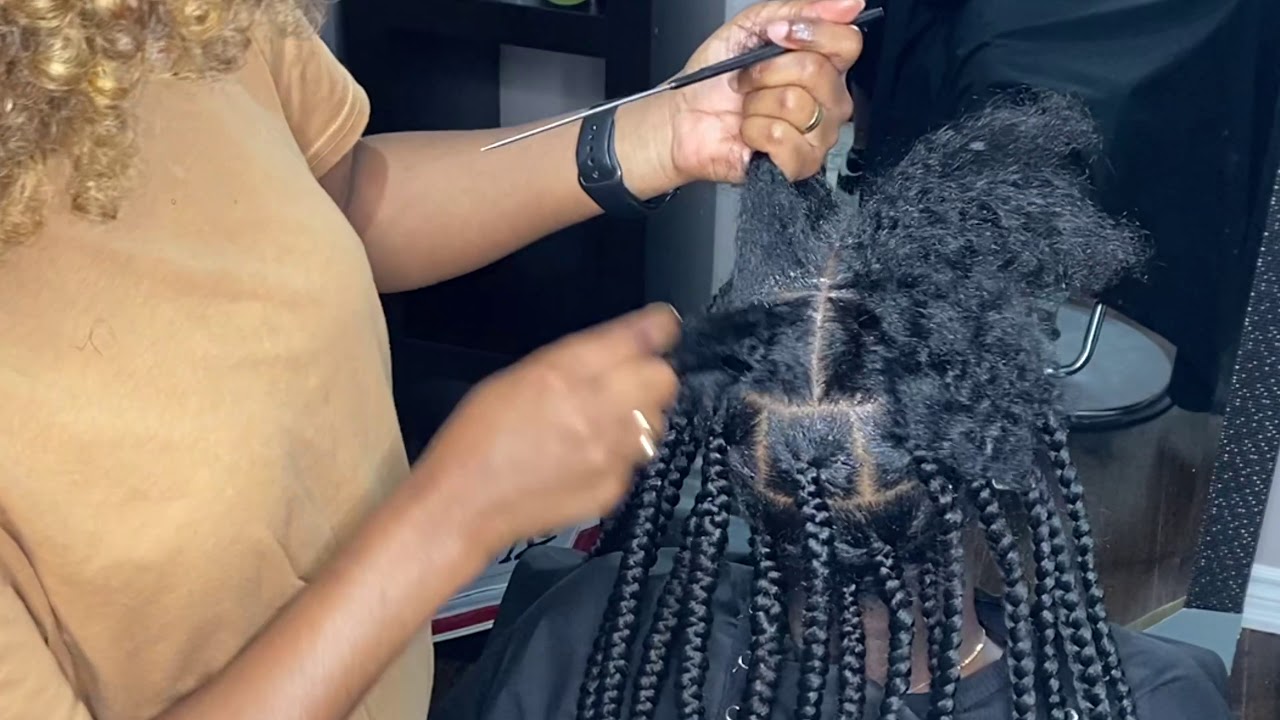 Using pre parted pattern to braid large Knotless box braid