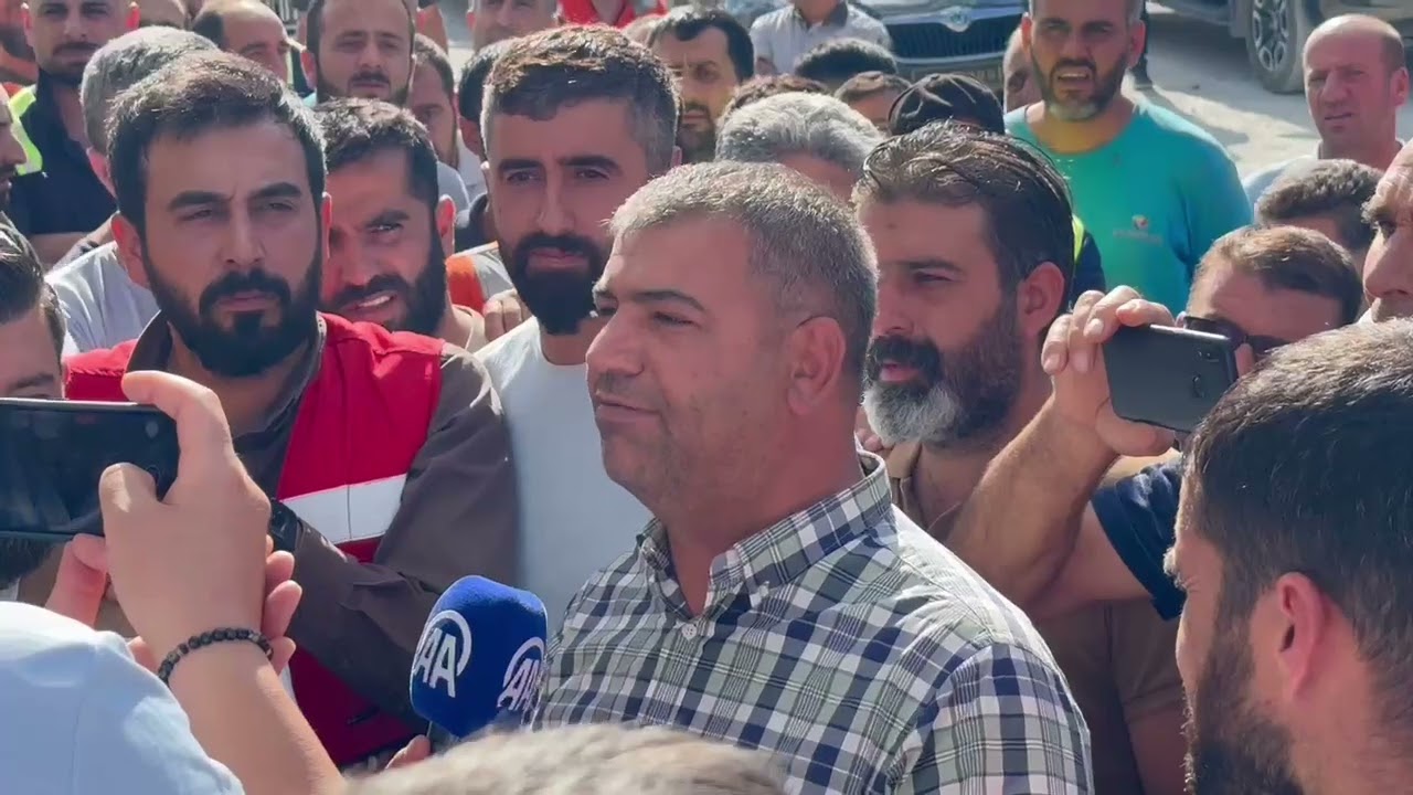 Grevdeki Eti Krom işçilerine Akçakiraz Belediye Başkanı'ndan destek...
