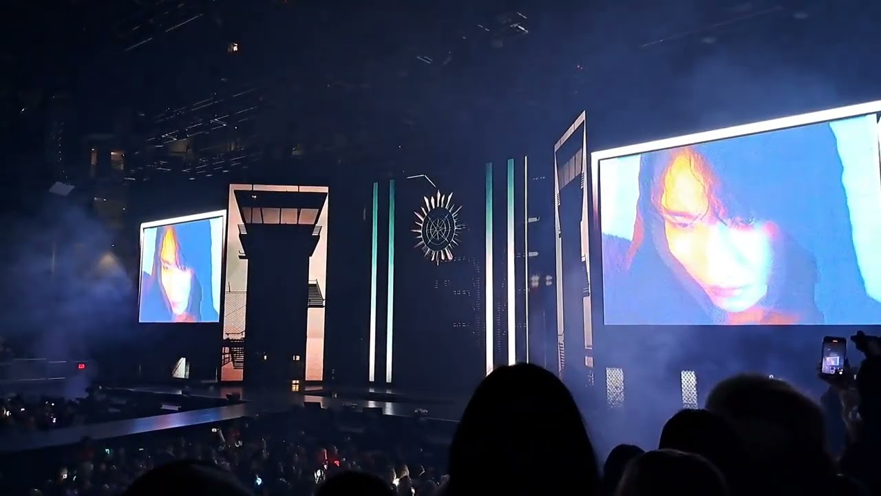 First Set of Chicago Ateez Concert