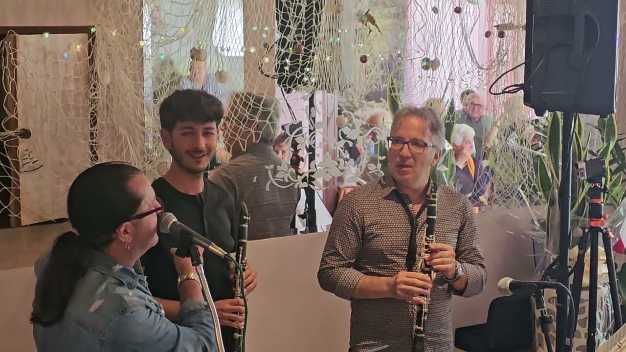 LA GALLINA valzer di Pier Flamigni eseguito ai clarinetti da GABRIELE CAVALLI e SIMONE GEMINIANI