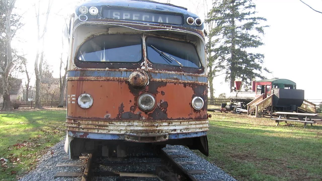 Red Arrow/SEPTA 1949 streamlined trolley 23 in Newtown Square