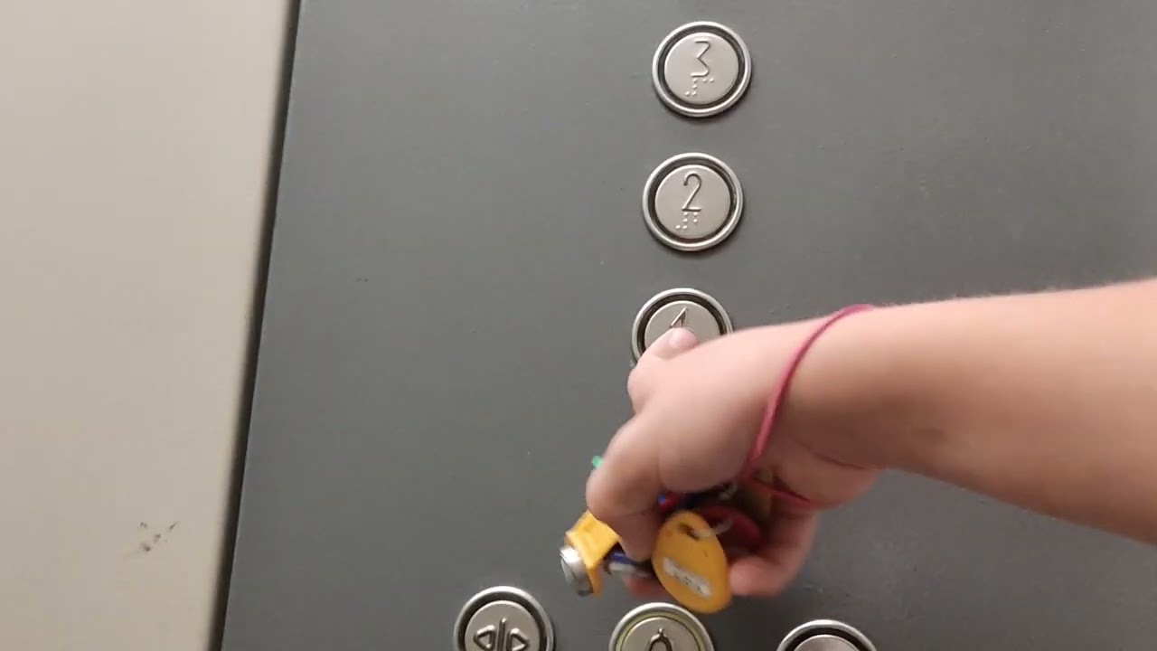Лифт ЩЛЗ Ekomaks В сетчатой Шахте