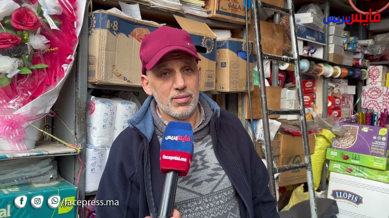 اجي تشوفو أثمنة العطرية من قلب سوق واندو بباب فتوح نهار قبل سيدنا رمضان.. العطار كيبشر: الخير موجود