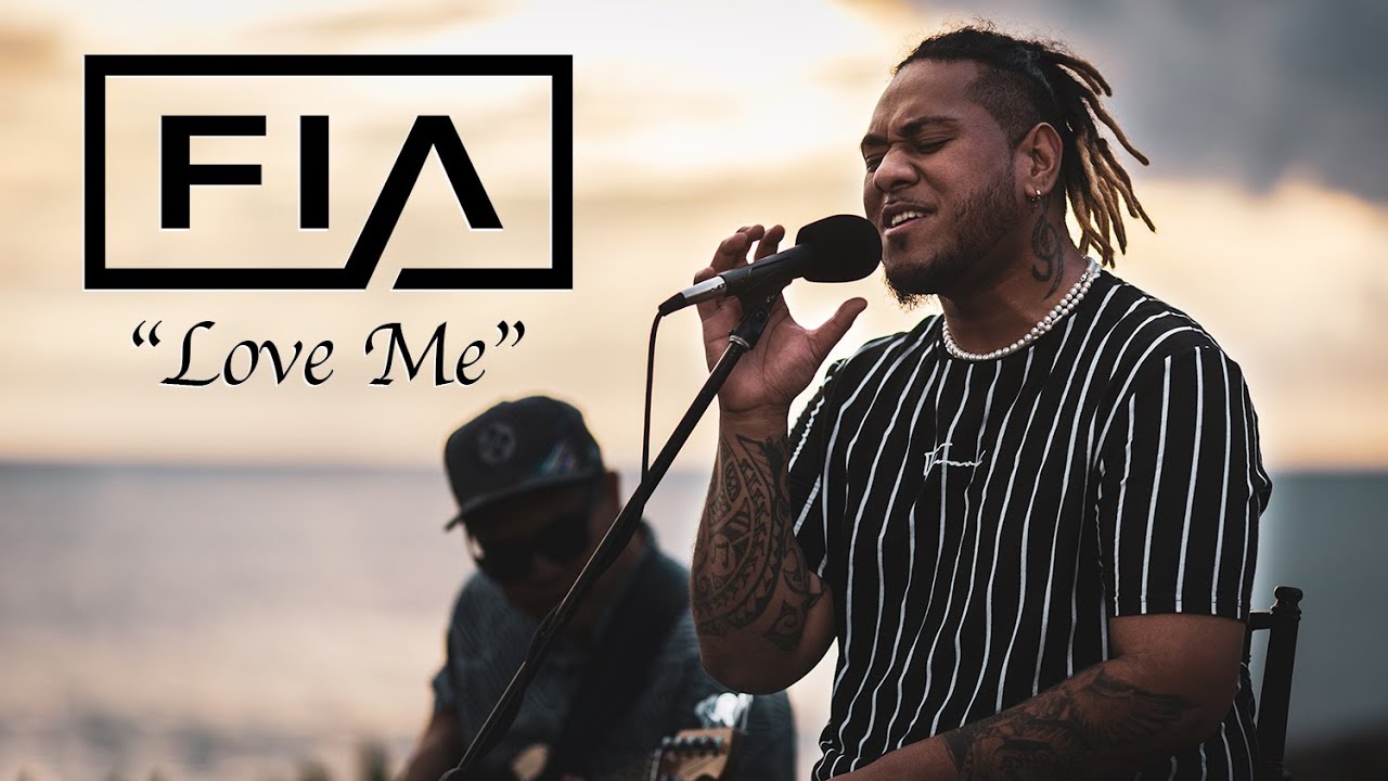Fia - Love Me (HiSessions.com Acoustic Live!)